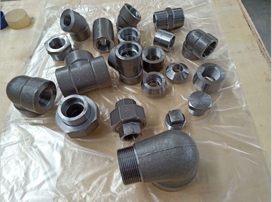 Sıcak Daldırma Galvanizli Bağlantı Elemanı ASME B16.11 ASTM A105 Dirsek Kapaklı Tee 3000LB