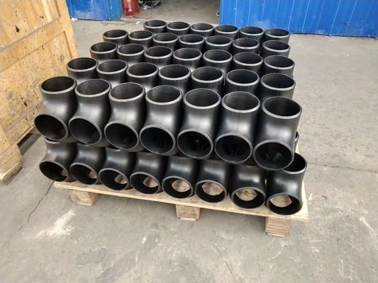 A105N WP316L WP304 Siyah Kaynaklı Tee Azaltma Alın Kaynaklı Boru Montaj Tee Dikişsiz